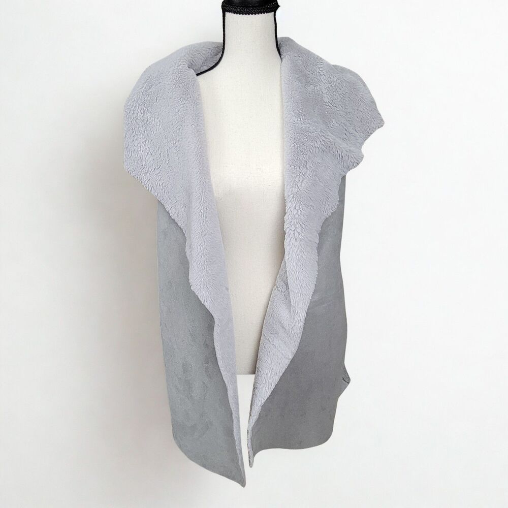 Le Moda Gray Faux Sherpa Suede Open Front Ribbed Knit Back Vest